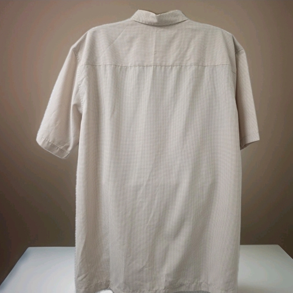 Quiksilver Beige Short-Sleeve Button-Down Shirt - Picture 2 of 5